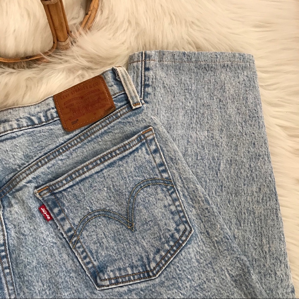 Levi’s big E light wash button fly jeans cropped length - Picture 5 of 8